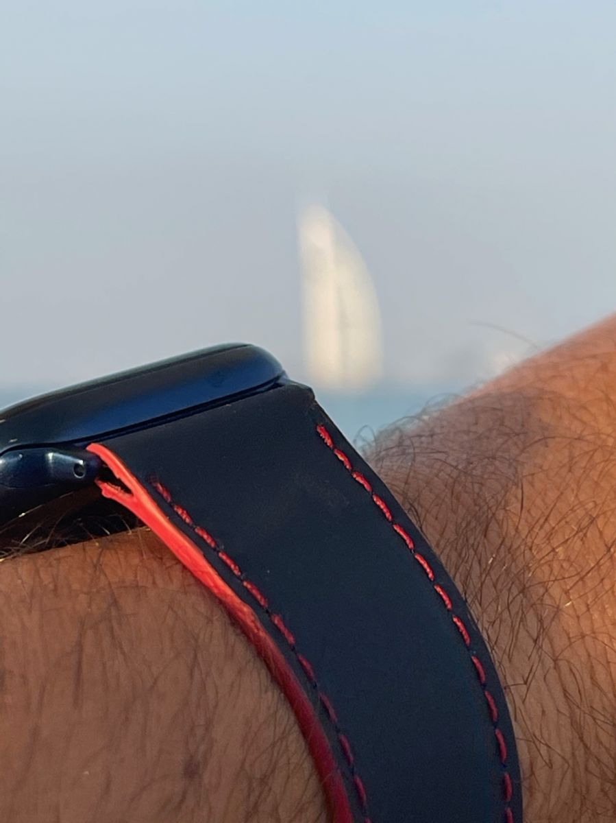 Recycled Rubber Strap (Apple Watch All Series) / NAVY BLUE. RED stitching