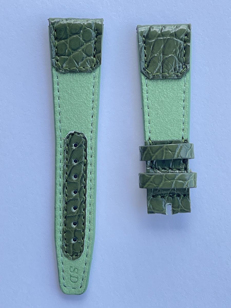 Exotic Safari mix: Emerald Green Vintage Alligator vs Jade Green Alcantara Classic strap
