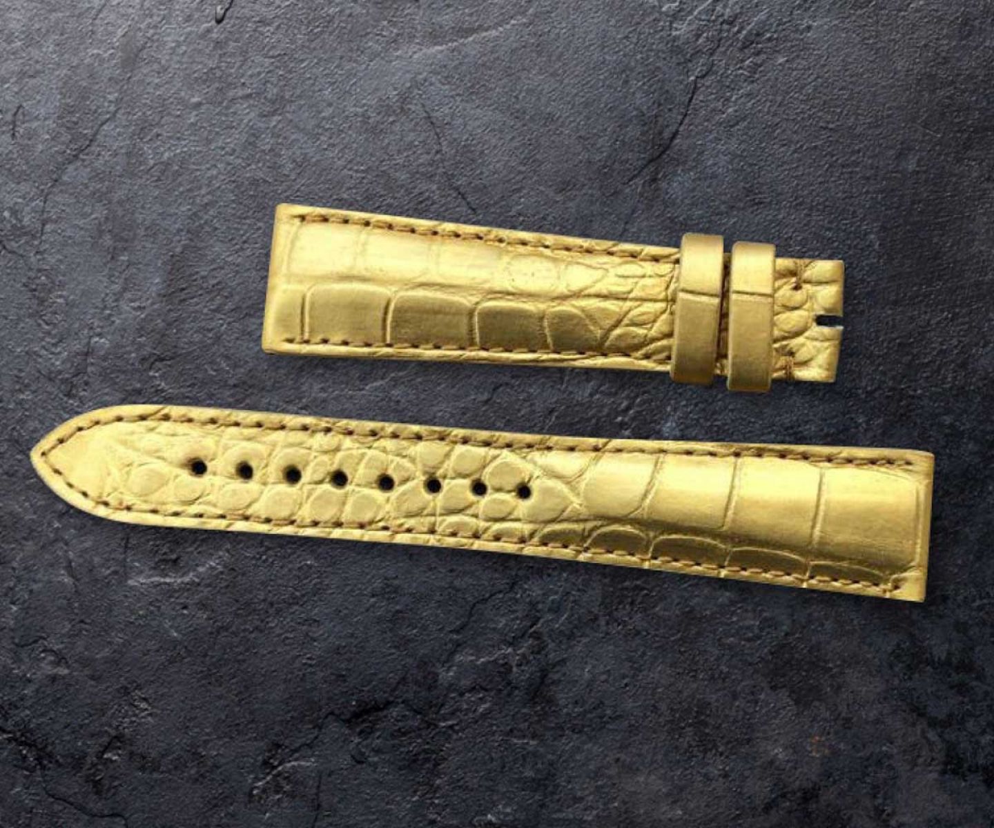 EXCLUSIVE: Classic Strap in Yellow Gold Plated Alligator leather