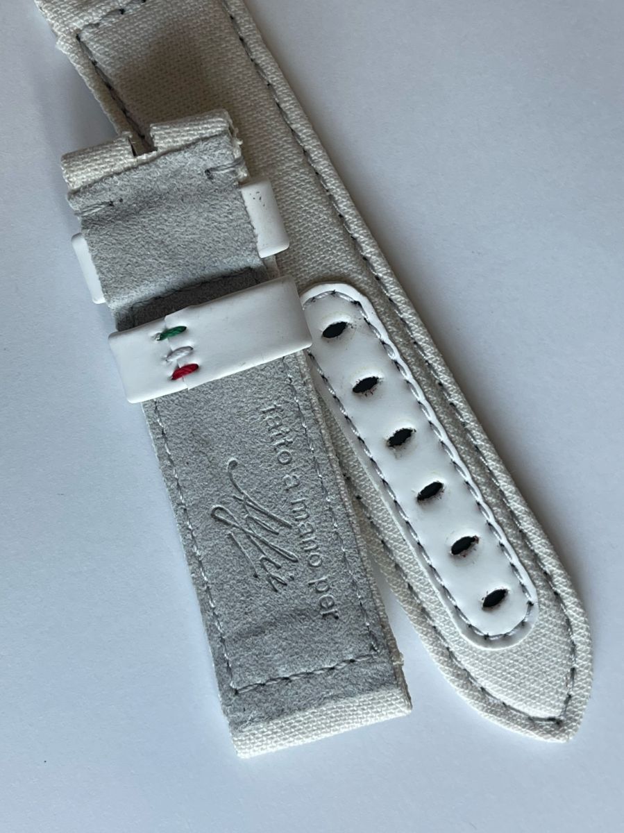 White Lotus Cordura strap General style