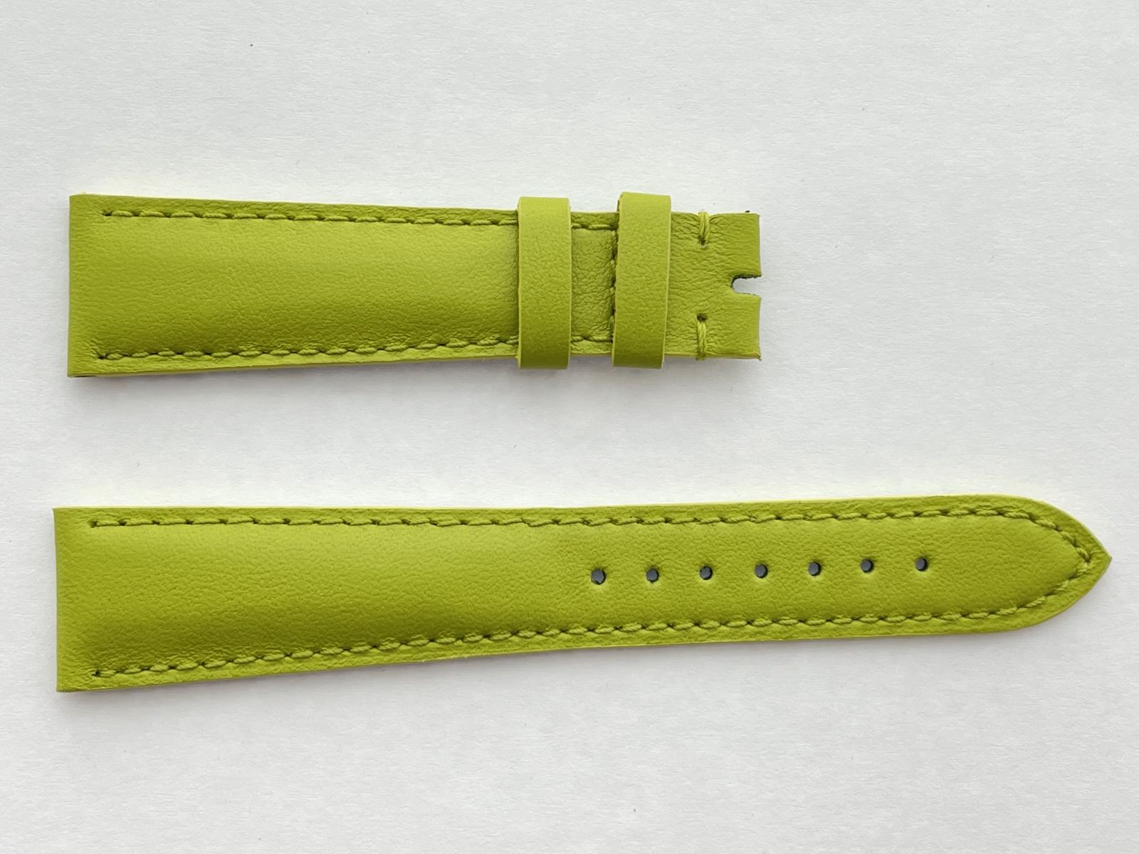 NJ664 Pea Green Napa leather Classic strap